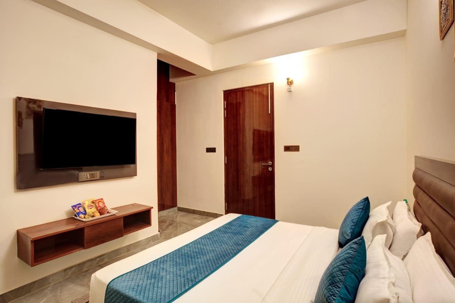 Hotel Elite Grand Near Kailash Hospital Noida Exteriér fotografie