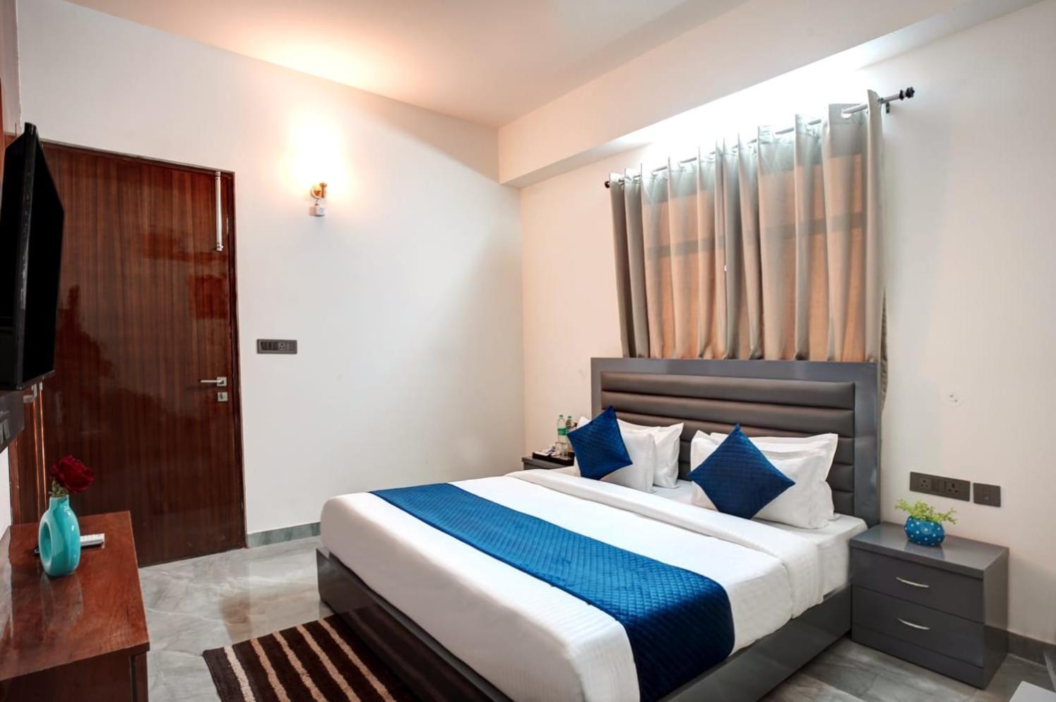 Hotel Elite Grand Near Kailash Hospital Noida Exteriér fotografie