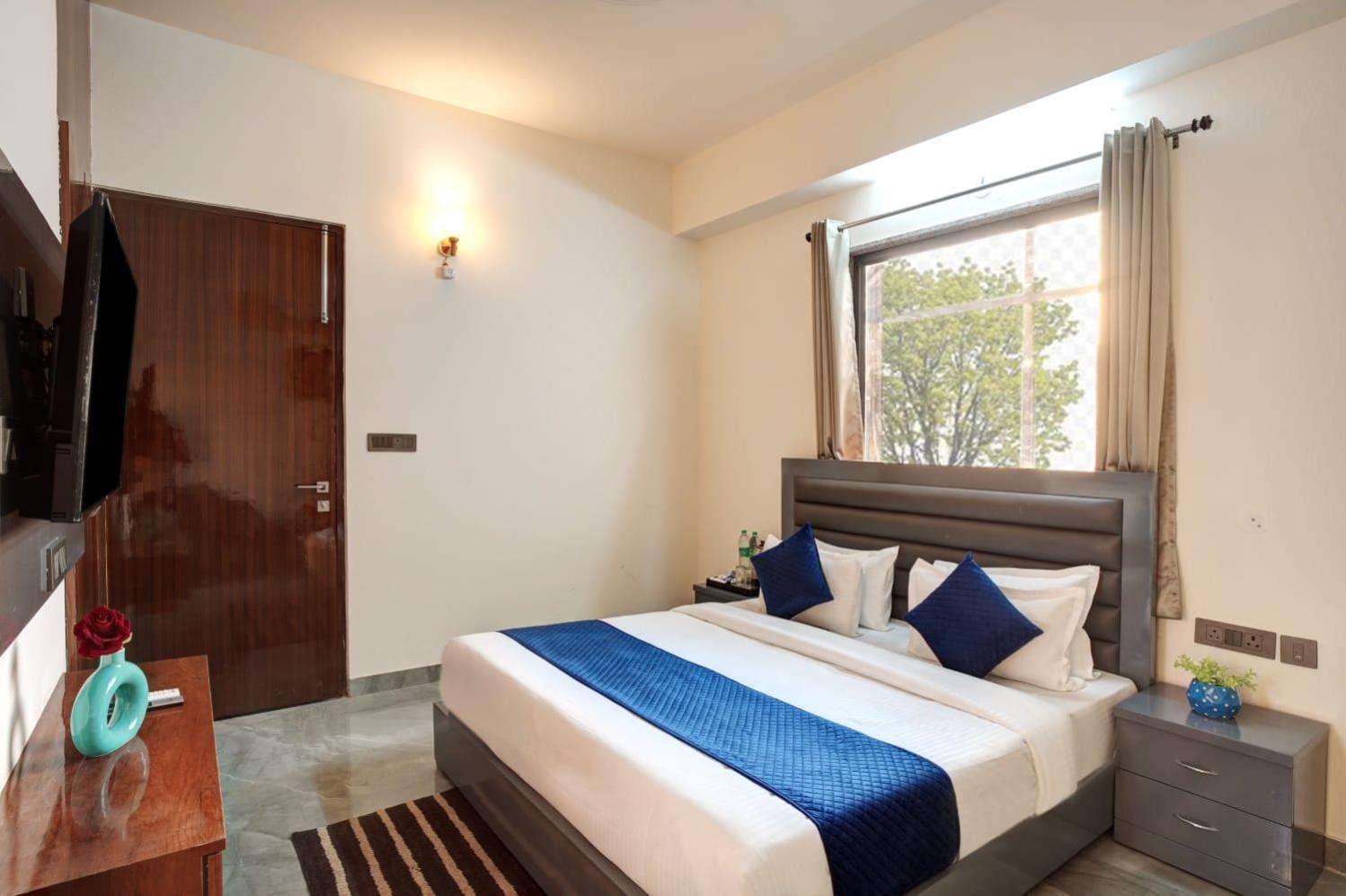 Hotel Elite Grand Near Kailash Hospital Noida Exteriér fotografie