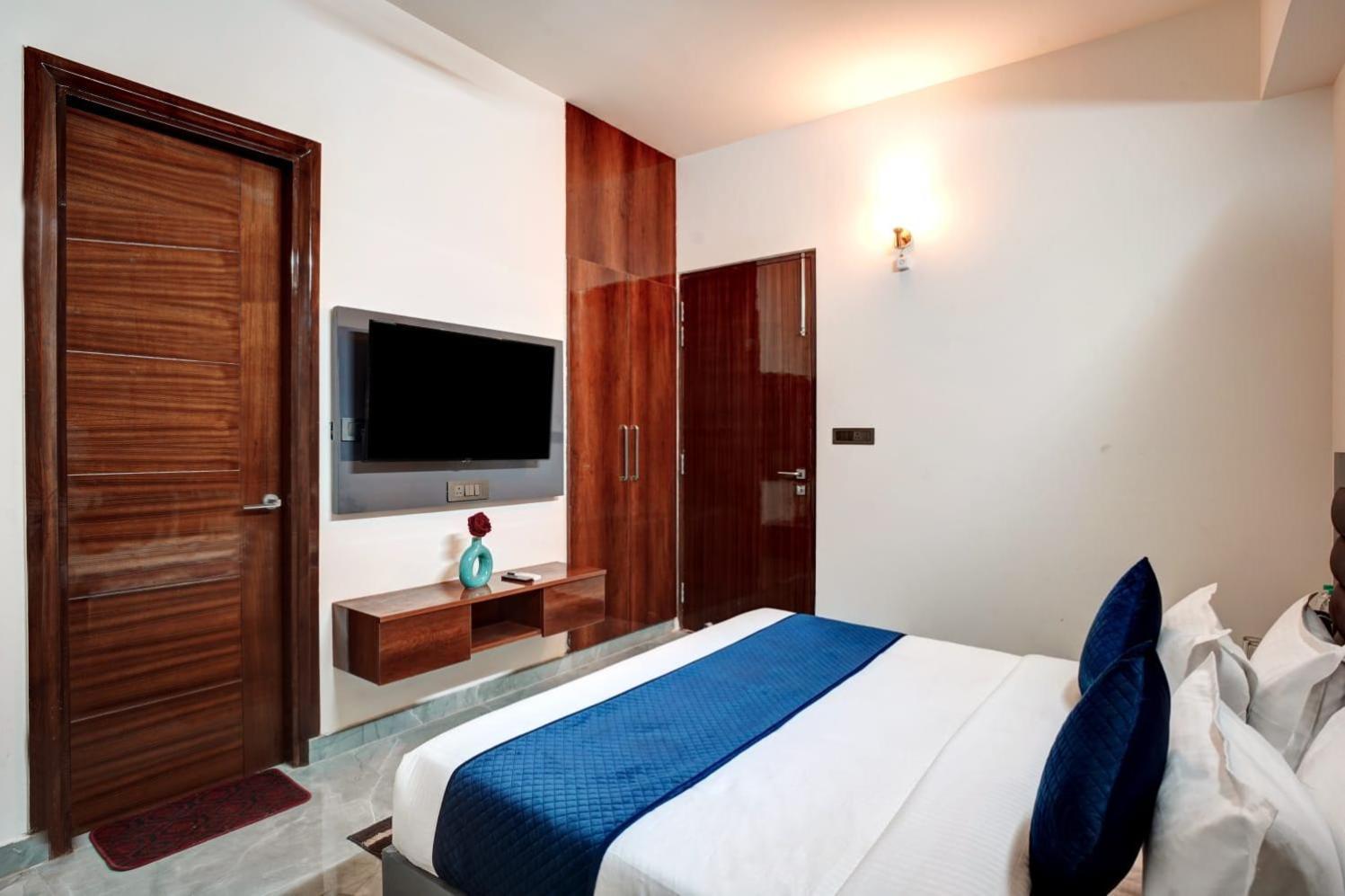Hotel Elite Grand Near Kailash Hospital Noida Exteriér fotografie
