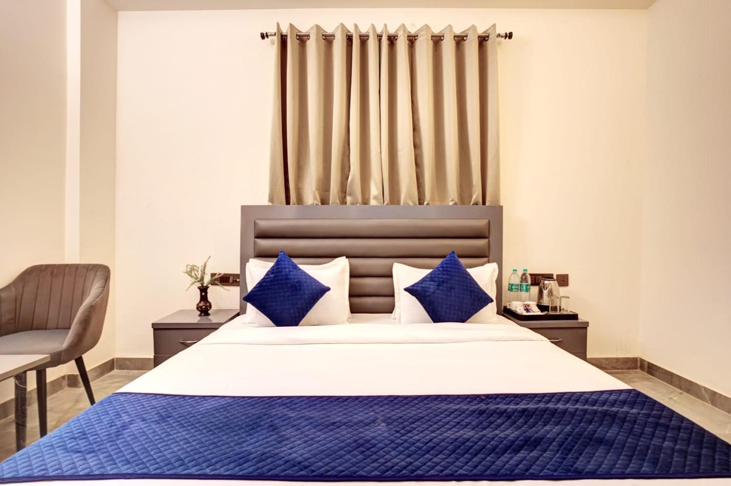 Hotel Elite Grand Near Kailash Hospital Noida Exteriér fotografie