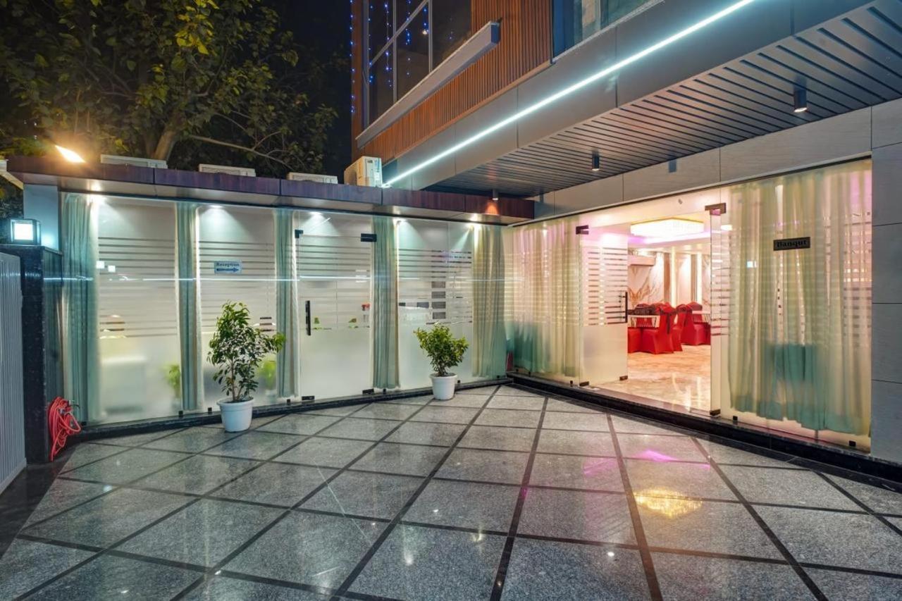 Hotel Elite Grand Near Kailash Hospital Noida Exteriér fotografie